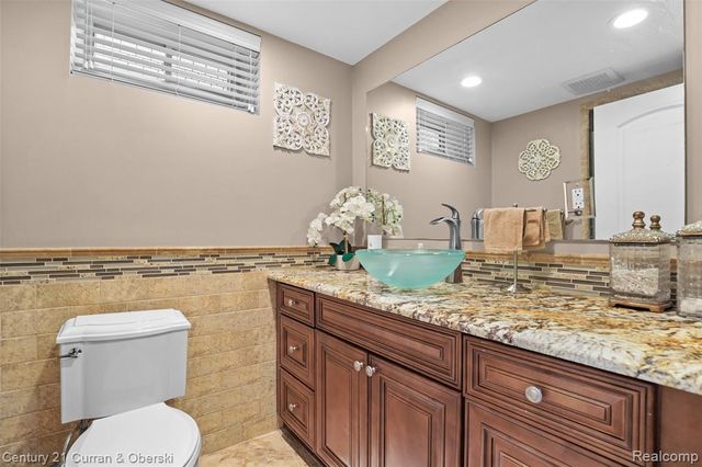 6446 Oakman Boulevard, Dearborn, MI 48126