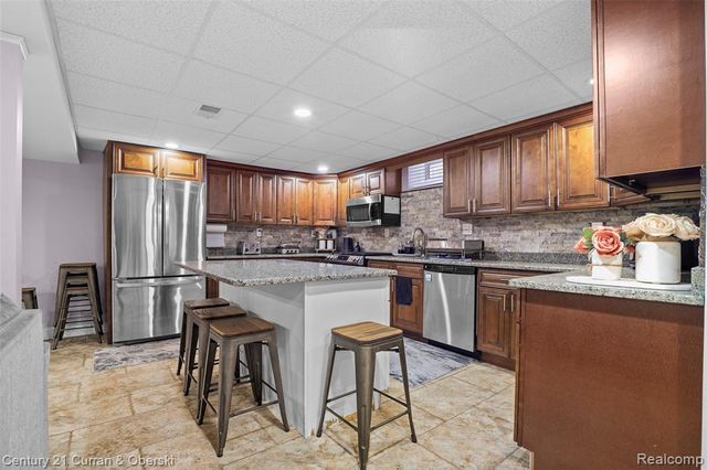 6446 Oakman Boulevard, Dearborn, MI 48126