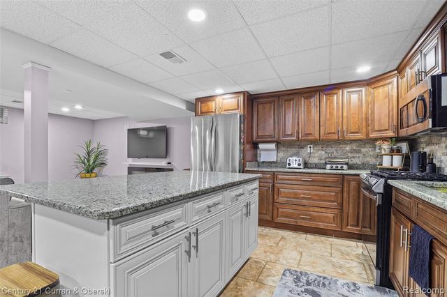 6446 Oakman Boulevard, Dearborn, MI 48126