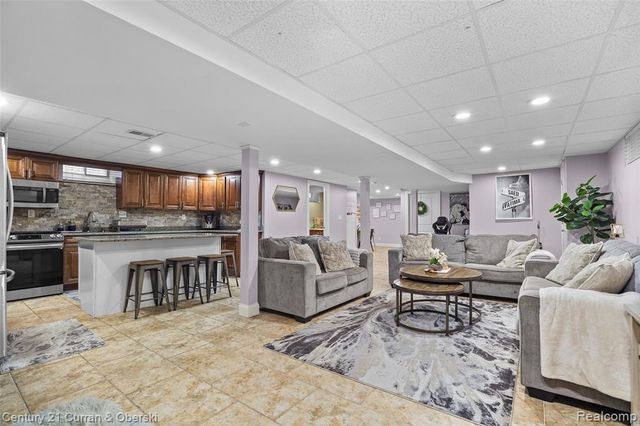 6446 Oakman Boulevard, Dearborn, MI 48126