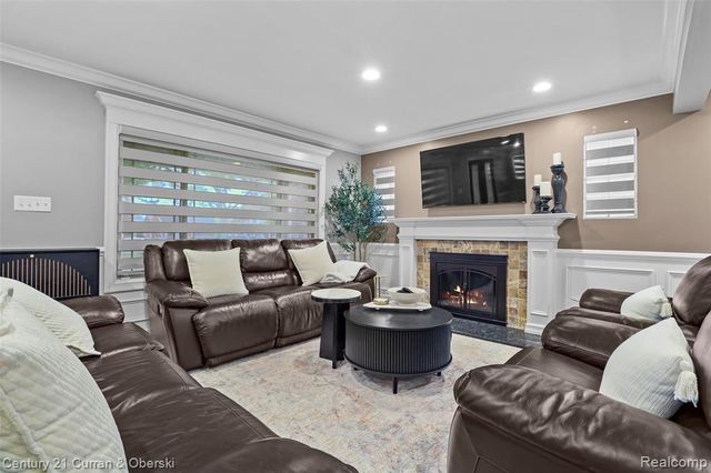 6446 Oakman Boulevard, Dearborn, MI 48126