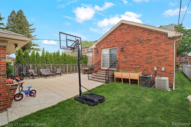 6446 Oakman Boulevard, Dearborn, MI 48126
