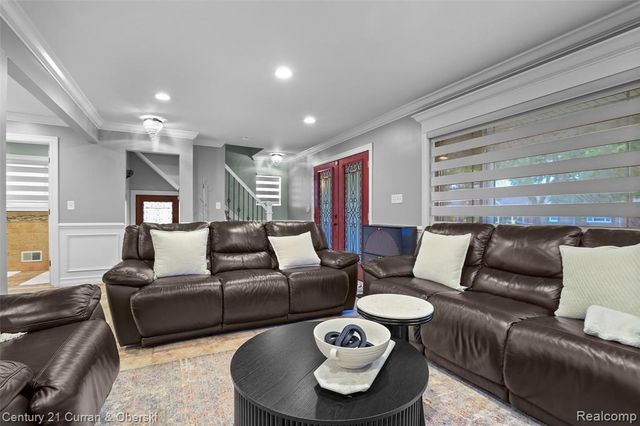 6446 Oakman Boulevard, Dearborn, MI 48126