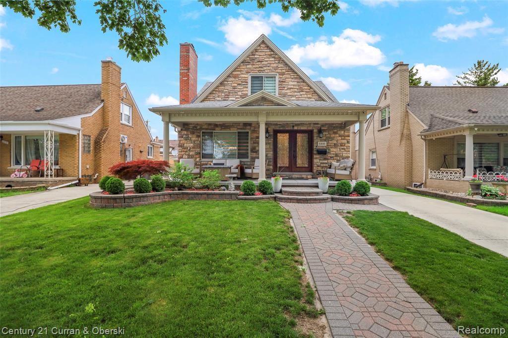6446 Oakman Boulevard, Dearborn, MI 48126
