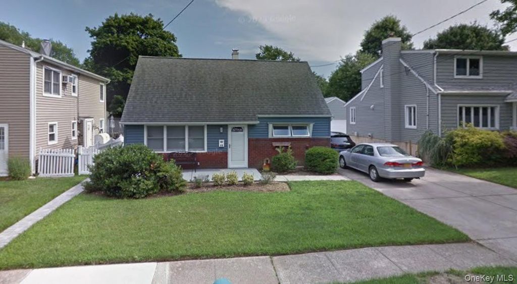 22 Fulton Avenue, New Hyde Park, NY 11040 — exterior