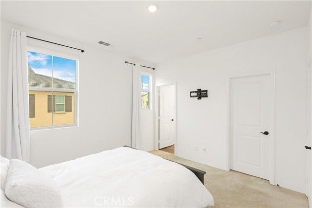 2818 E Berry Loop Privado 76, Ontario, CA 91761