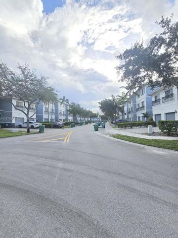 3566 NW 13th St, Lauderhill, FL 33311