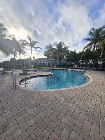 3566 NW 13th St, Lauderhill, FL 33311