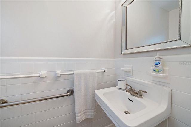 412 S CASEY KEY ROAD, Nokomis, FL 34275