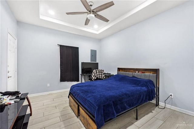 913 W Hackberry Avenue, Alamo, TX 78516