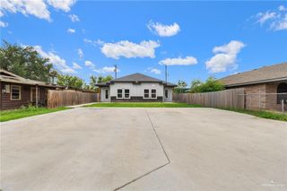 913 W Hackberry Avenue, Alamo, TX 78516