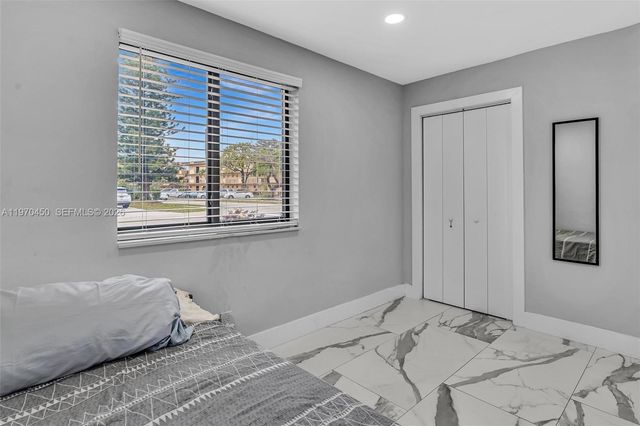 6781 Franklin St, Hollywood, FL 33024