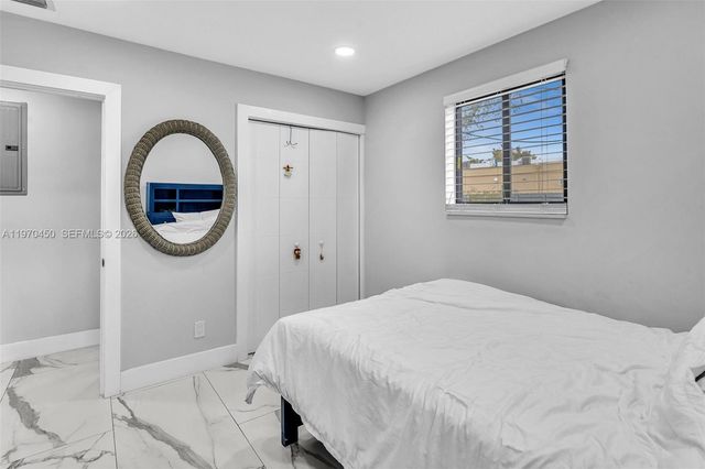 6781 Franklin St, Hollywood, FL 33024