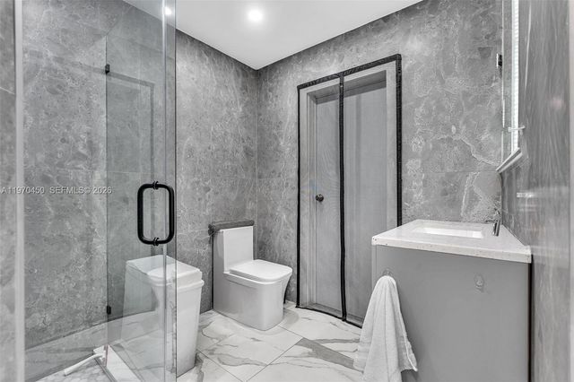 6781 Franklin St, Hollywood, FL 33024