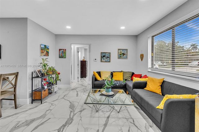 6781 Franklin St, Hollywood, FL 33024