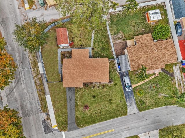 6781 Franklin St, Hollywood, FL 33024