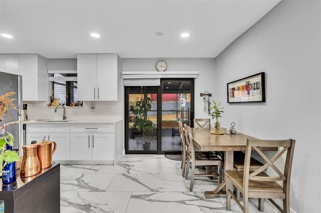 6781 Franklin St, Hollywood, FL 33024