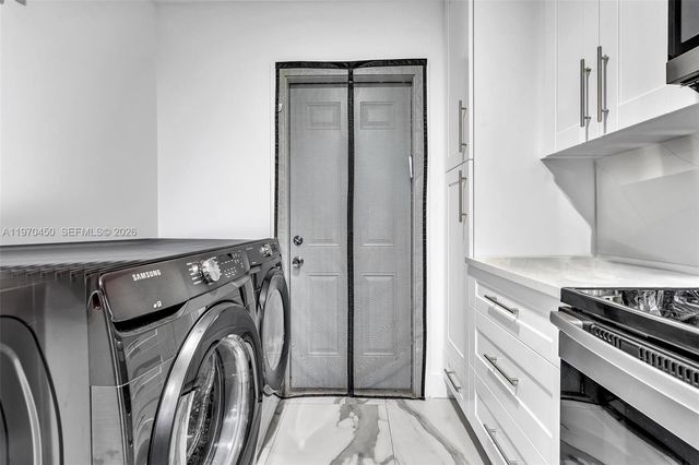 6781 Franklin St, Hollywood, FL 33024