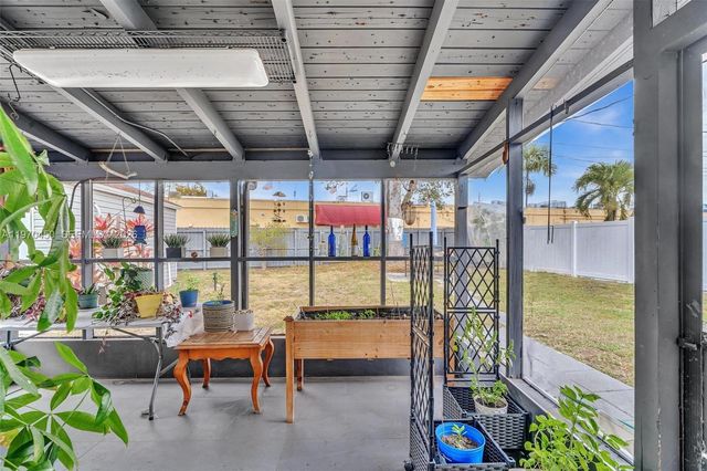 6781 Franklin St, Hollywood, FL 33024