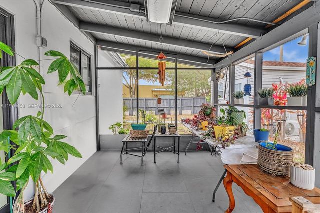 6781 Franklin St, Hollywood, FL 33024