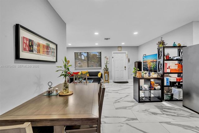 6781 Franklin St, Hollywood, FL 33024