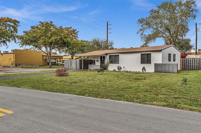 6781 Franklin St, Hollywood, FL 33024