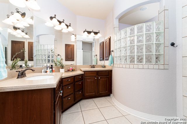 12430 Horse Crescent, San Antonio, TX 78254