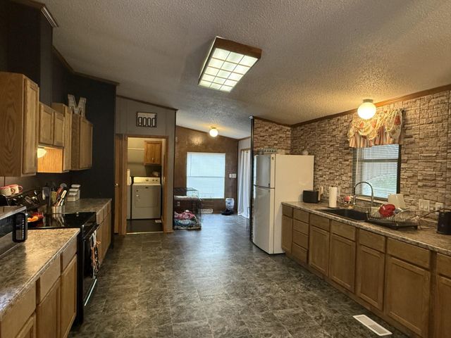 1509 W Ash Ave, El Dorado, KS 67042