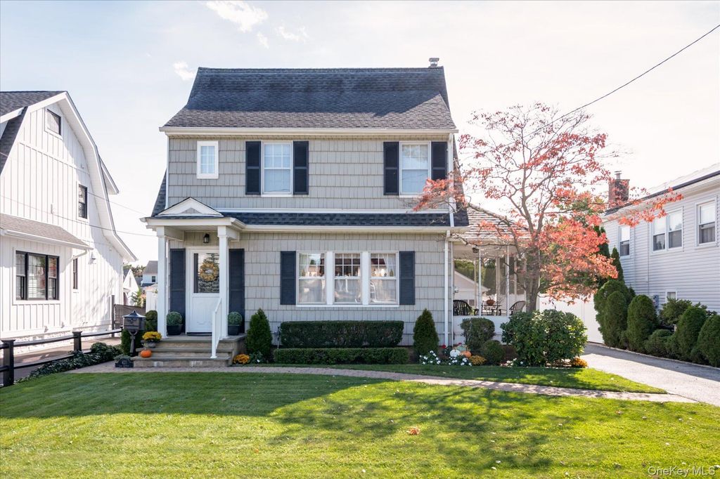 421 Oak Street, Bellmore, NY 11710 — photo 2