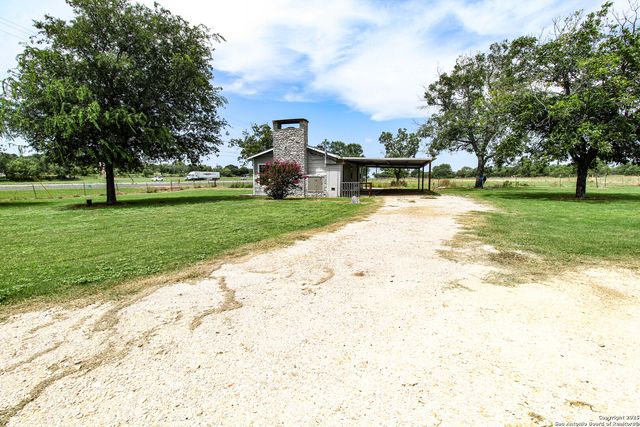 17673 Interstate, Lytle, TX 78052
