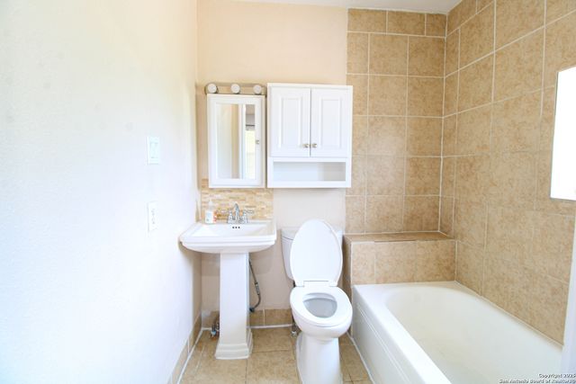 17673 Interstate, Lytle, TX 78052