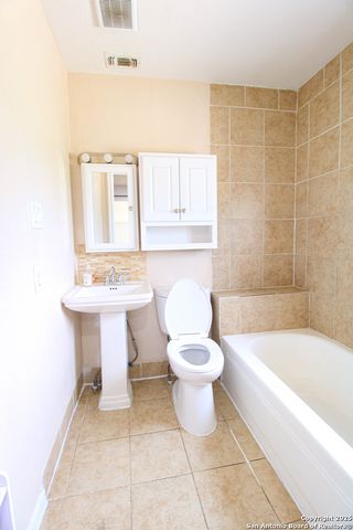17673 Interstate, Lytle, TX 78052