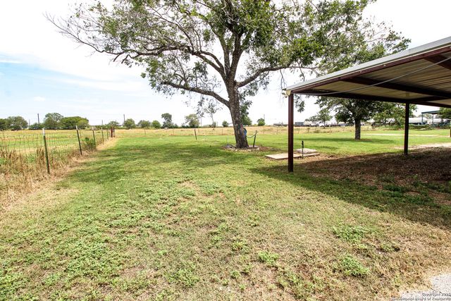 17673 Interstate, Lytle, TX 78052