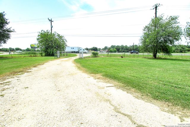 17673 Interstate, Lytle, TX 78052