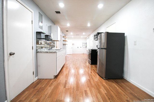 17673 Interstate, Lytle, TX 78052