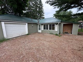 107 N FOREST AVENUE, Gillett, WI 54124