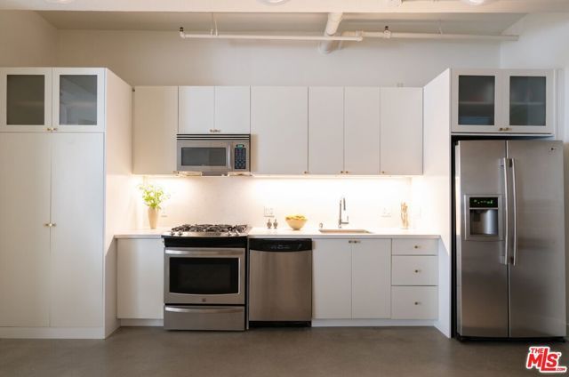 849 S Broadway 202, Los Angeles, CA 90014