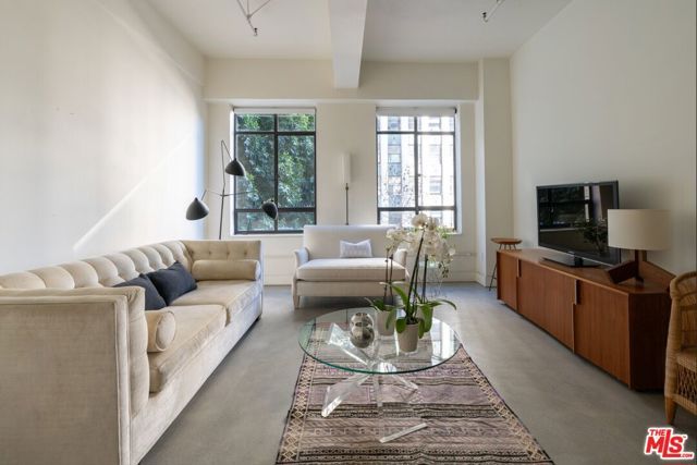 849 S Broadway 202, Los Angeles, CA 90014
