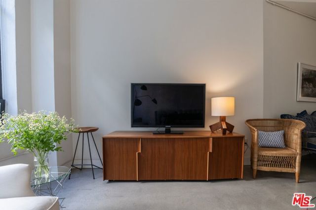 849 S Broadway 202, Los Angeles, CA 90014