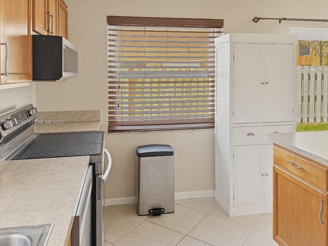6001 NW 43rd Ter, Coconut Creek, FL 33073