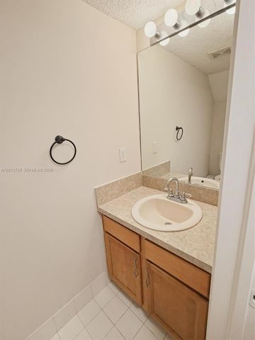 6001 NW 43rd Ter, Coconut Creek, FL 33073