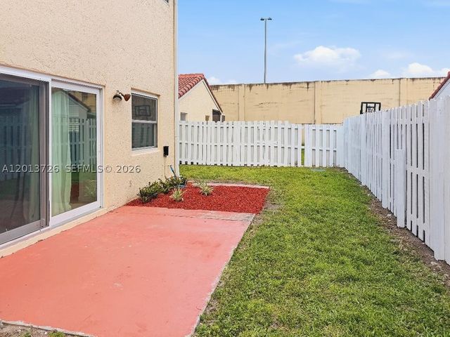6001 NW 43rd Ter, Coconut Creek, FL 33073
