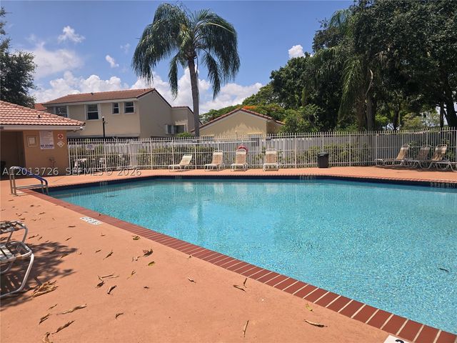 6001 NW 43rd Ter, Coconut Creek, FL 33073