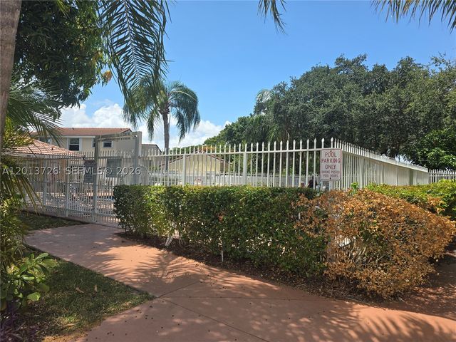 6001 NW 43rd Ter, Coconut Creek, FL 33073