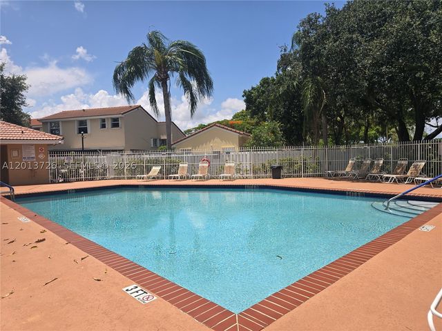 6001 NW 43rd Ter, Coconut Creek, FL 33073