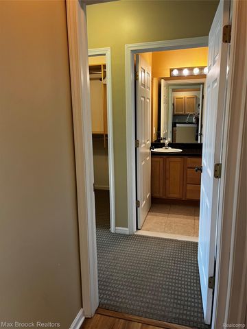 3177 Newbury Place, Troy, MI 48084