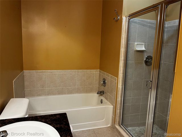 3177 Newbury Place, Troy, MI 48084