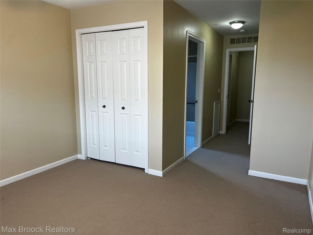 3177 Newbury Place, Troy, MI 48084