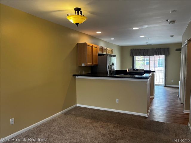 3177 Newbury Place, Troy, MI 48084