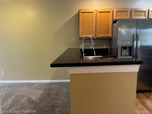 3177 Newbury Place, Troy, MI 48084